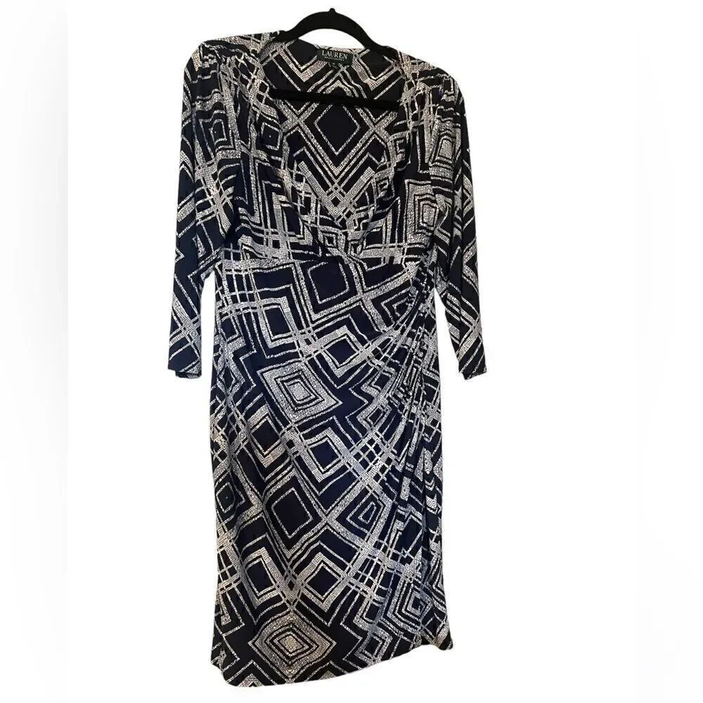 LaurenβRalphβLaurenΒ WomensβNavyβGeometric
WrapβDressβStretchβSizeβ14